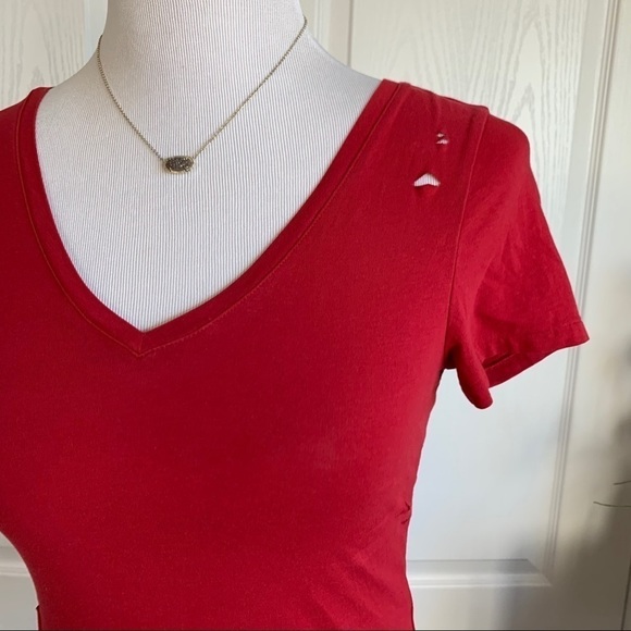 Gap Body Distressed V-Neck Tee - Picture 3 of 10
